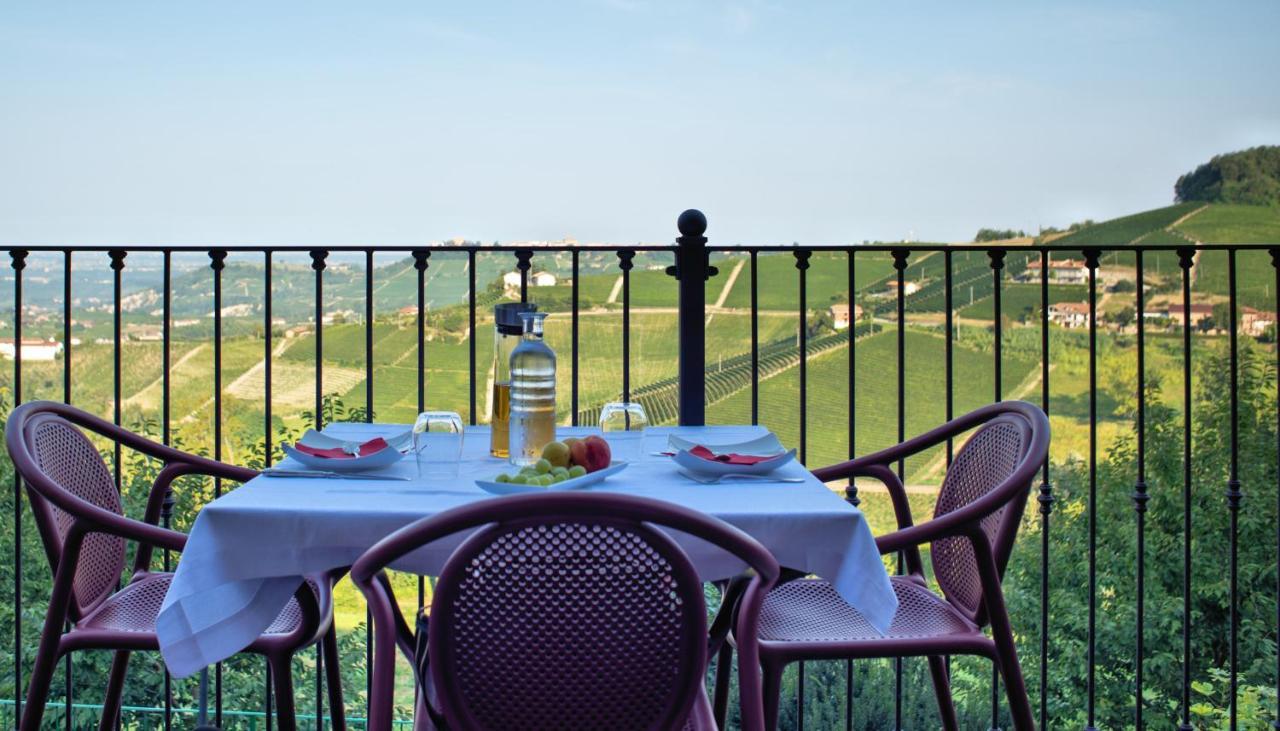 Felicin - Ristorante Albergo "Dimora Storica" モンフォルテ・ダルバ エクステリア 写真