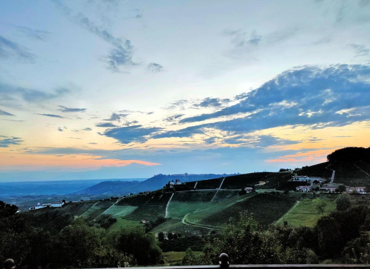 Felicin - Ristorante Albergo "Dimora Storica" モンフォルテ・ダルバ エクステリア 写真
