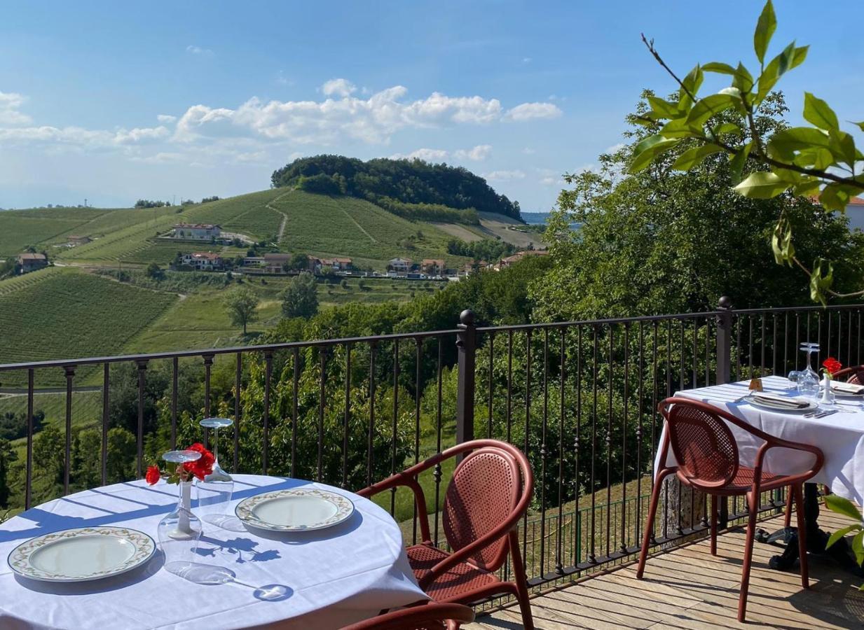 Felicin - Ristorante Albergo "Dimora Storica" モンフォルテ・ダルバ エクステリア 写真
