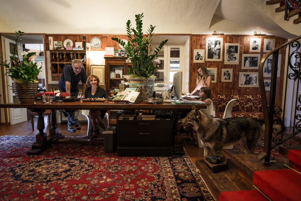 Felicin - Ristorante Albergo "Dimora Storica" モンフォルテ・ダルバ エクステリア 写真