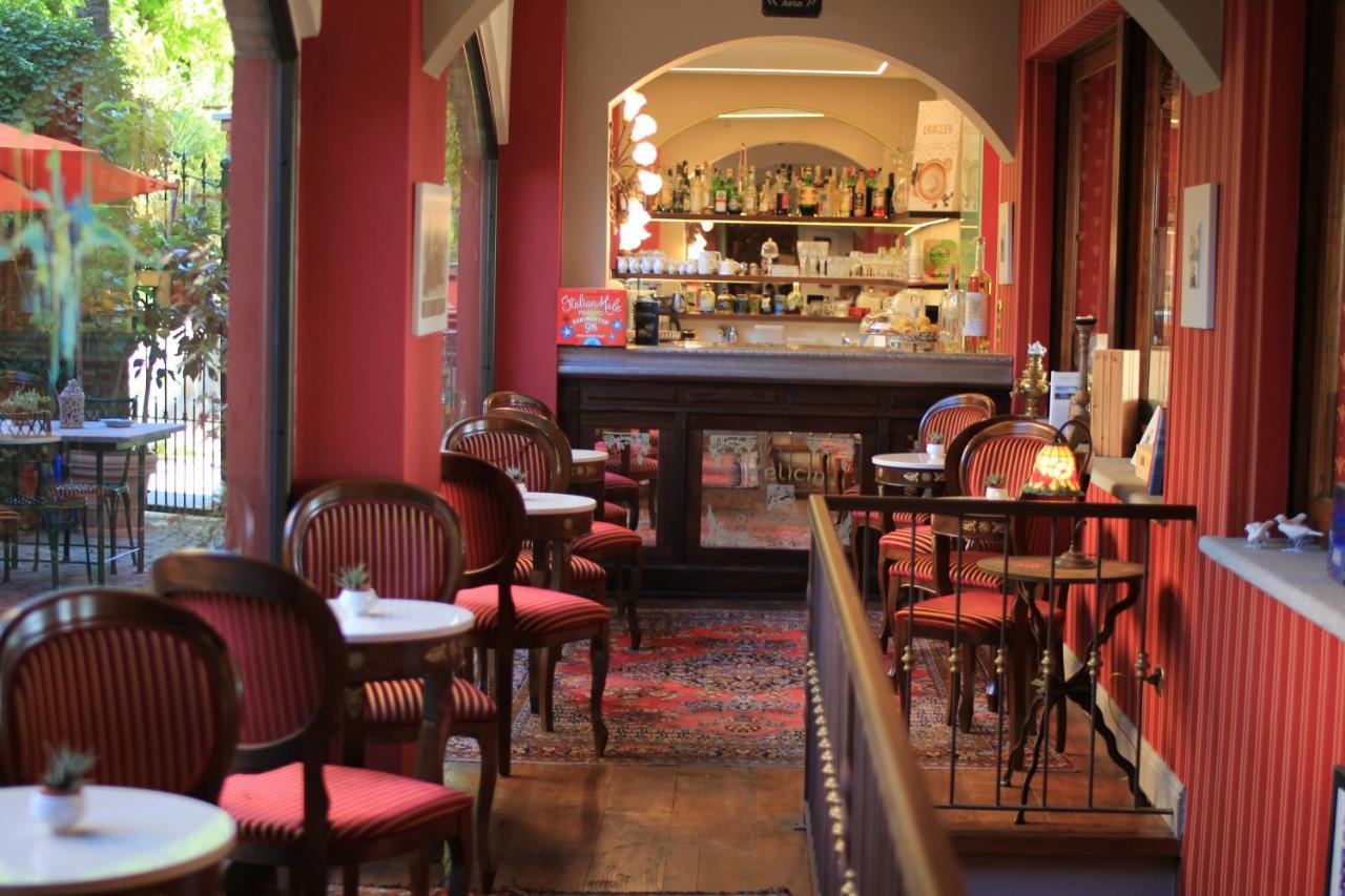 Felicin - Ristorante Albergo "Dimora Storica" モンフォルテ・ダルバ エクステリア 写真