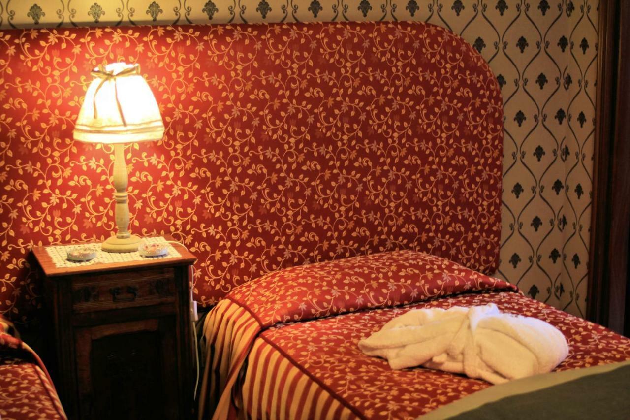 Felicin - Ristorante Albergo "Dimora Storica" モンフォルテ・ダルバ エクステリア 写真