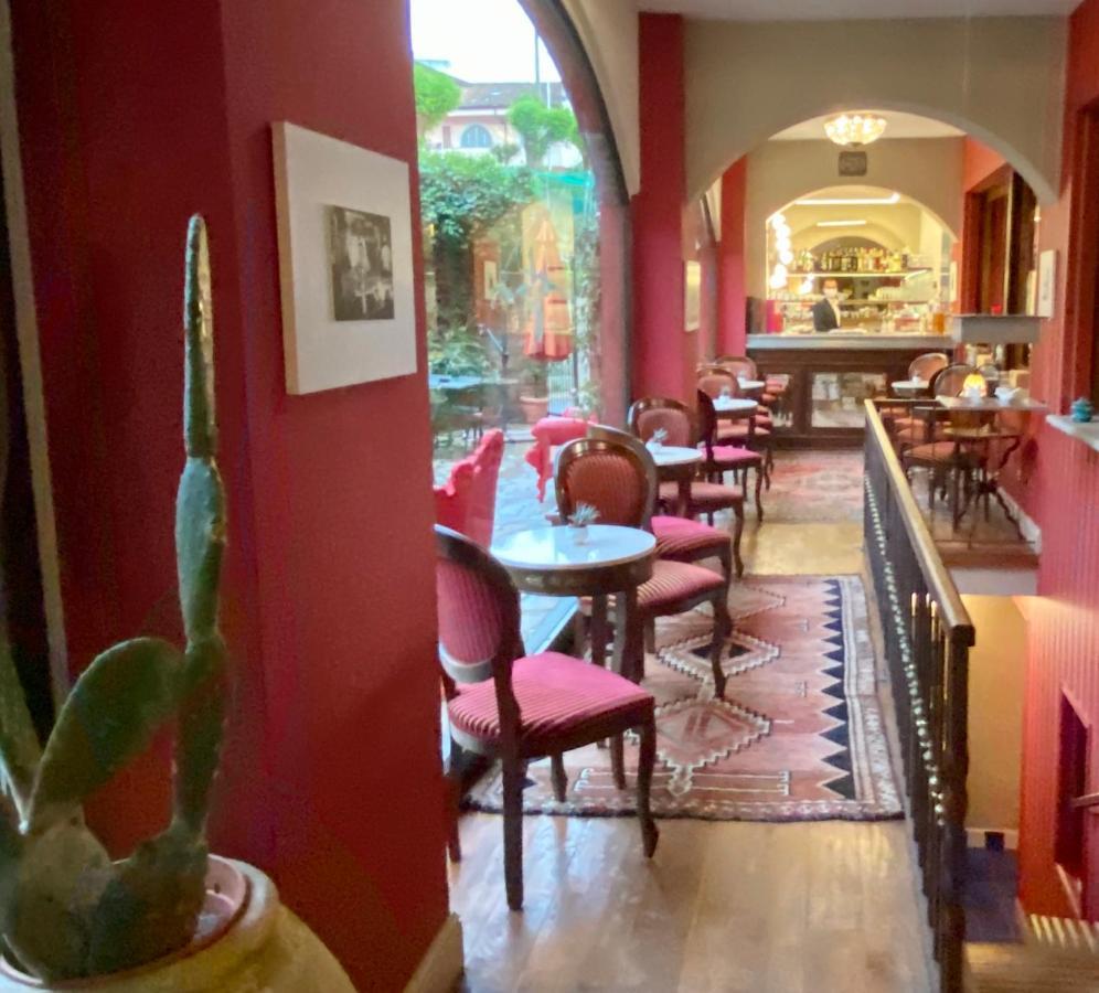 Felicin - Ristorante Albergo "Dimora Storica" モンフォルテ・ダルバ エクステリア 写真